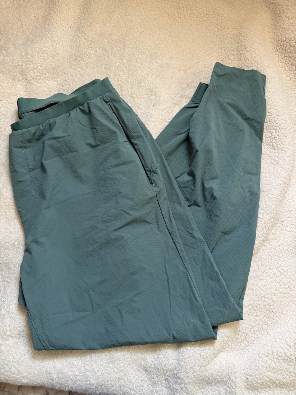 lululemon athletica Men's Jogger Pants in Teal